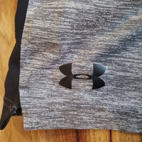 Under Armor Dark Grey Loose Athletic Shorts, size L - Picture 3 of 5